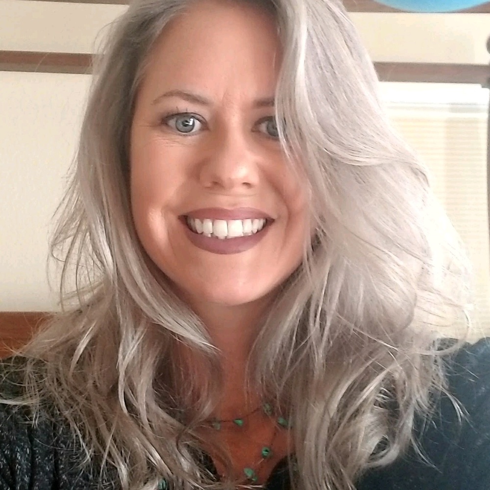 Meet your Posher, Monica